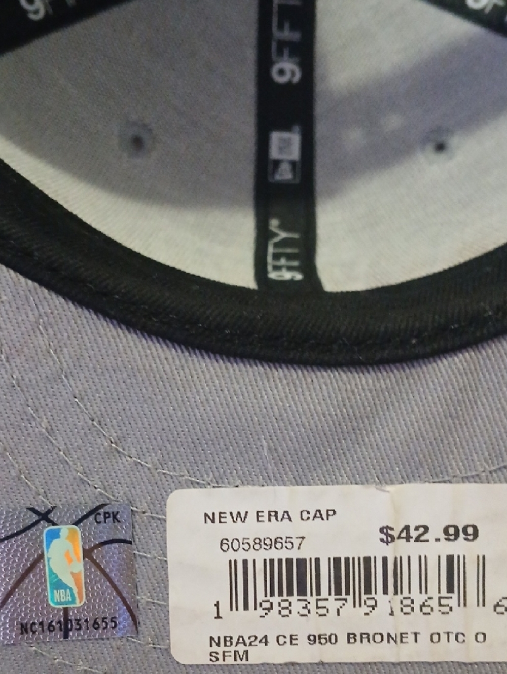 New Era Brooklyn Snapback Hat - Light Gray & Black "City Edition" - Picture 7 of 13